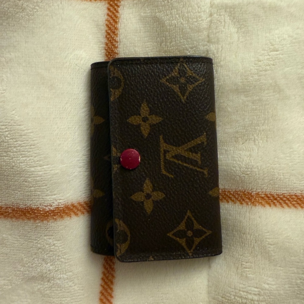 Louis Vuitton 6 Key Holder